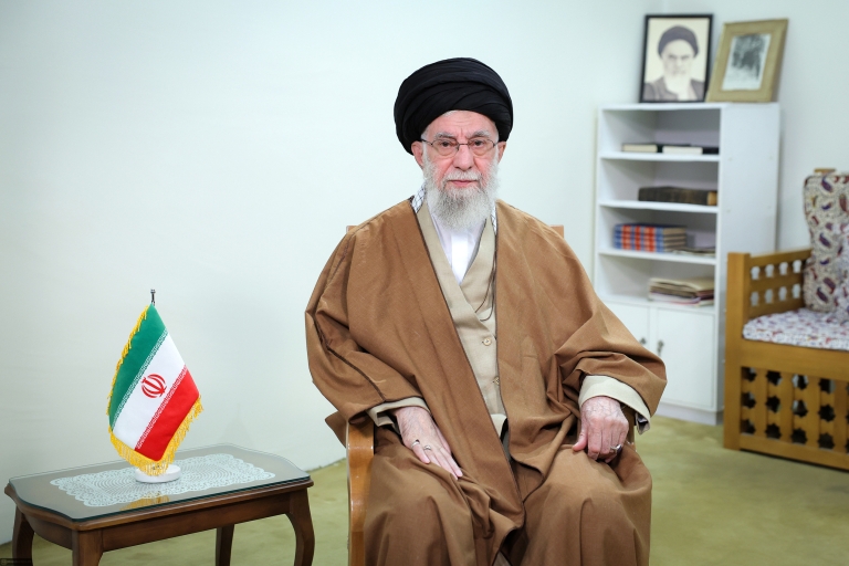 بررسی سخنان رهبر انقلاب در آغاز سال ۱۴۰۴؛ تحلیل ابعاد شعار «سرمایه‌گذاری برای تولید»