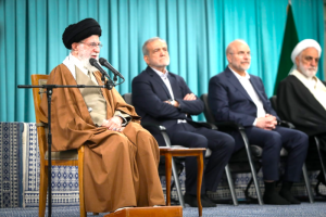 واکنش کاربران فضای مجازی به سخنان رهبر انقلاب در نماز عید فطر + تصاویر