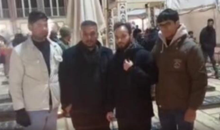 ابراز محبت زائران ایرانی و خارجی به فرزندان حاج قاسم + فیلم