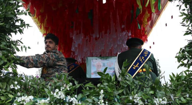 مراسم تشییع پیکر شهید مصطفی عبداللهی در تهران + تص