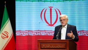 عارف: ایران در موضوع هسته‌ای از کسی دستور نمی‌گیرد