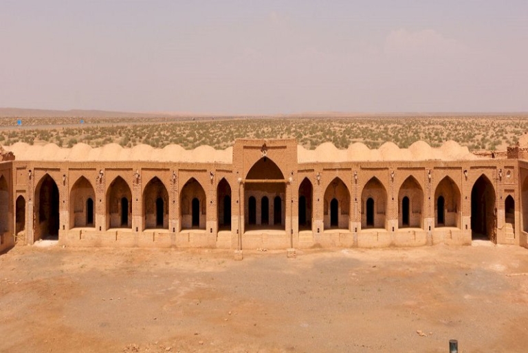 کاروانسرایی در بیراهه