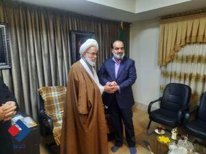 هدیه رهبر انقلاب به سرکنسول عراق در کرمانشاه