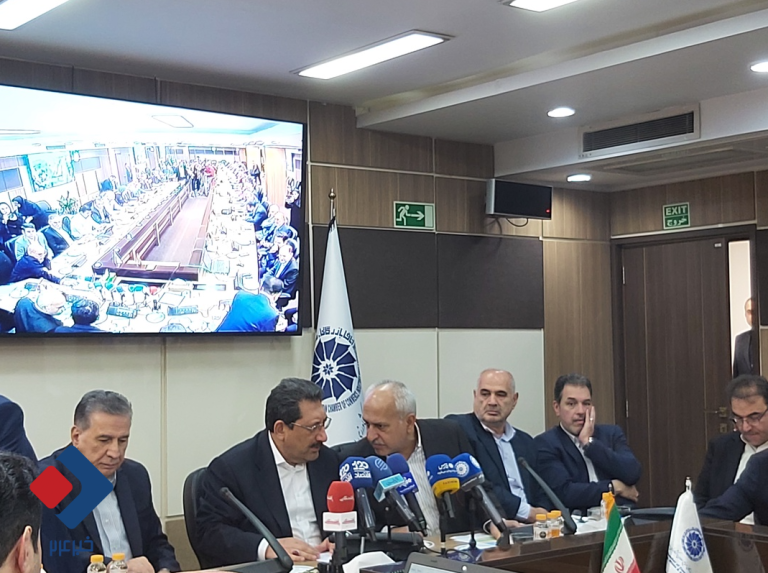 وزیر صمت: تلاش می‌کنیم تا نرخ ارز نیما به بازار آزاد نزدیک شود