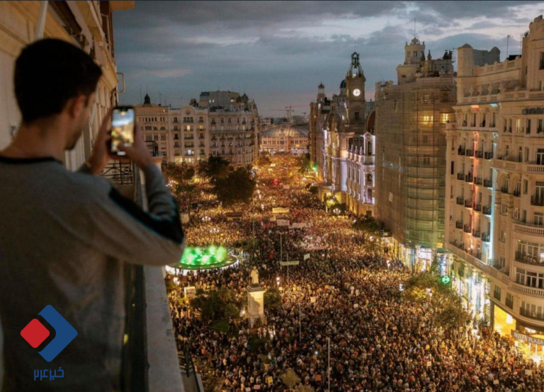 ده‌ها هزار سیل‌زده خشمگین به خیابان‌های والنسیا آمدند