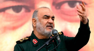 سرلشکر سلامی: دشمن صدای شکسته‌شدن استخوان‌هایش را می‌شنود