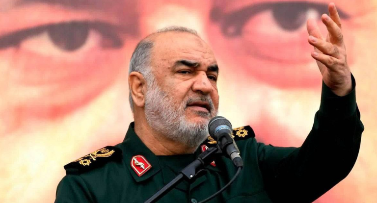 سرلشکر سلامی: دشمن صدای شکسته‌شدن استخوان‌هایش را می‌شنود