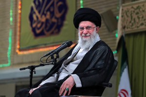 تجلیل رهبر انقلاب از پایبندی دختر حضرت امام به خط امام