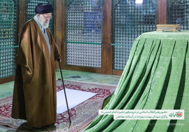 حضور رهبر انقلاب در حرم امام خمینی و گلزار شهدای بهشت زهرا