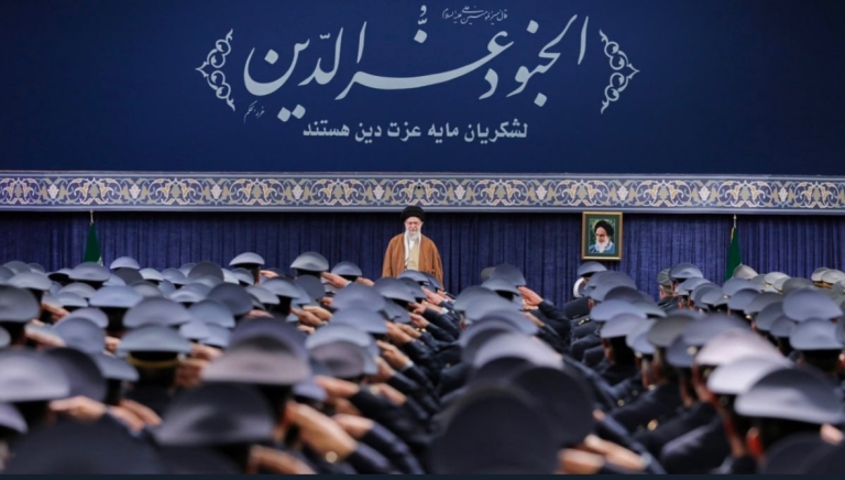 رهبر انقلاب: مذاکره با آمریکا هوشمندانه و شرافتمندانه نیست