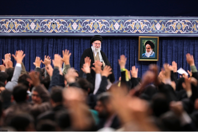 رهبر انقلاب: دعوت به مذاکره از سوی آمریکا فریب است