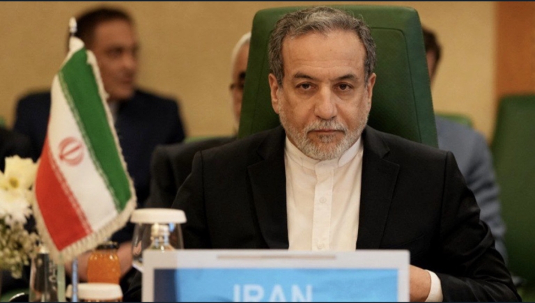عراقچی: پاسخ نامه ترامپ از طریق عمان ارسال شد