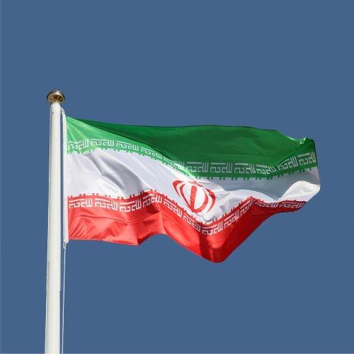 قد کشیدن سرو اما نه زیر سایه غرب
