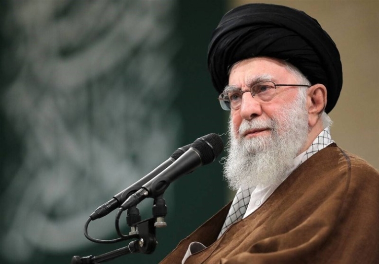 رهبر انقلاب: ورود نظامی آمریکا صدمات جبران ناپذیرخواهد داشت