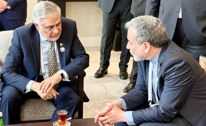 رایزنی عراقچی با همتای پاکستانی در قره‌باغ