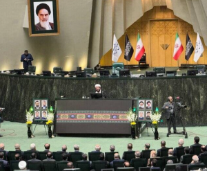 مراسم بزرگداشت شهدای خدمت با حضور سران قوا در مجلس آغاز شد