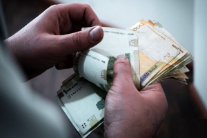 افزایش ۲۰ تا ۴۲ درصدی حقوق کارمندان در سال جاری