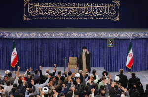رهبر انقلاب: حج یک فریضه‌ صددرصد سیاسی است
