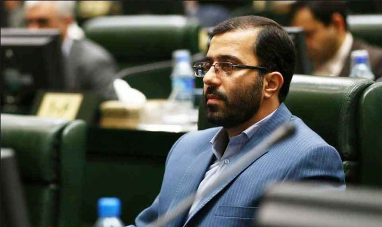 مجلس: تصمیمی قاطع در برابر مکانیسم ماشه در دستورکار قرار می‌دهیم