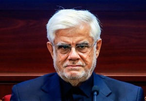 عارف: غرب از نظر روانی برای مکانیسم ماشه کار کرده است