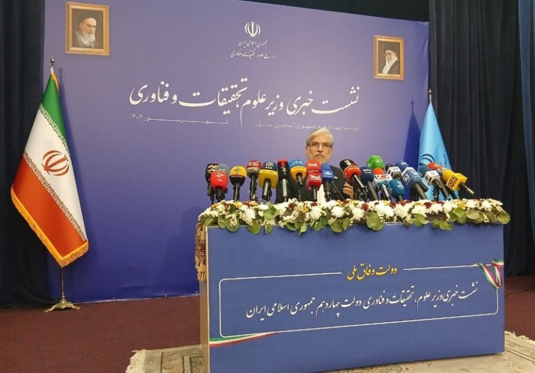 وزیر علوم: همه دانشجویان اخراجی به دانشگاه بازگشتند/ دانشگاه خانه احزاب نیست