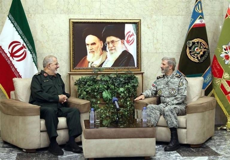 دیدار سرلشکر پاکپور و امیر حاتمی/ پاسخ واحد و قاطع به هرگونه تعرض دشمن