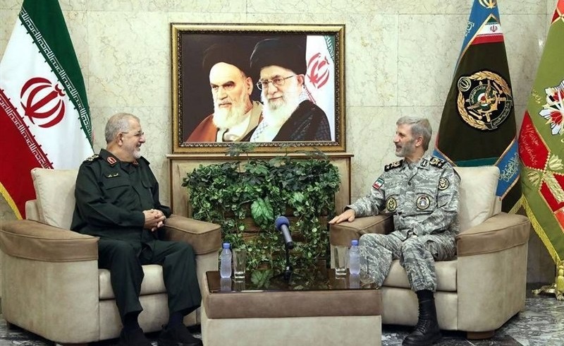 دیدار سرلشکر پاکپور و امیر حاتمی/ پاسخ واحد و قاطع به هرگونه تعرض دشمن
