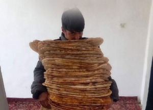 اتباع غیر مجاز دو برابر تهرانی ها آرد مصرف می کردند!