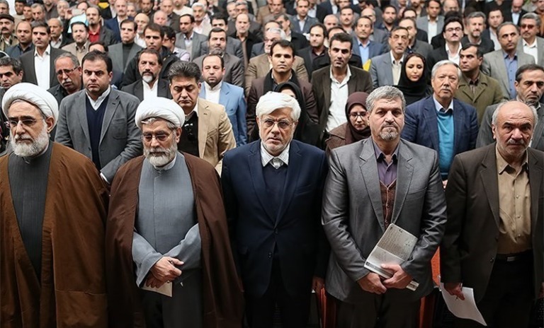 غربزده راوی ضعف ها؛ ضعیف در مقابل غربی ها