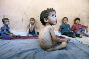 کودکان غزه بخاطر ذره ای غذا جان می دهند مسلمانان جهان کجا هستند؟