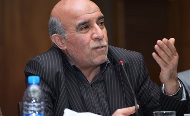انتقاد خودروسازان از “سختگیری استاندارد برای خودروهای تولید داخل”