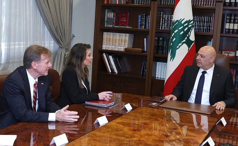 جزئیات دیدار فرستادگان آمریکایی و عربی با مقامات لبنان؛ عقب‌نشینی واشنگتن از موضع تهدید