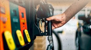 زور خودروها بیشتر از پالایشگاه هاست!