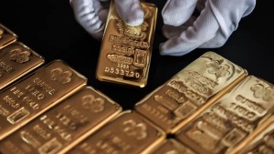طلا قصد پایین آمدن ندارد