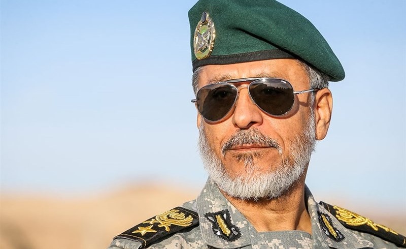 دریادار سیاری: ارتقا توان هوایی از اولویت‌های ارتش است