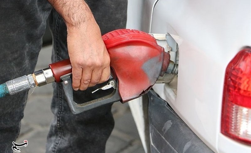 بنزین سه نرخی یا تخصیص یارانه بنزین به کد ملی؛ کدام به نفع مردم است؟
