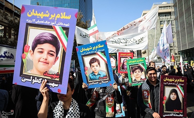 راه‌پیمایی یوم‌الله ۱۳ آبان در تهران/ طنین شعار «مرگ بر آمریکا»