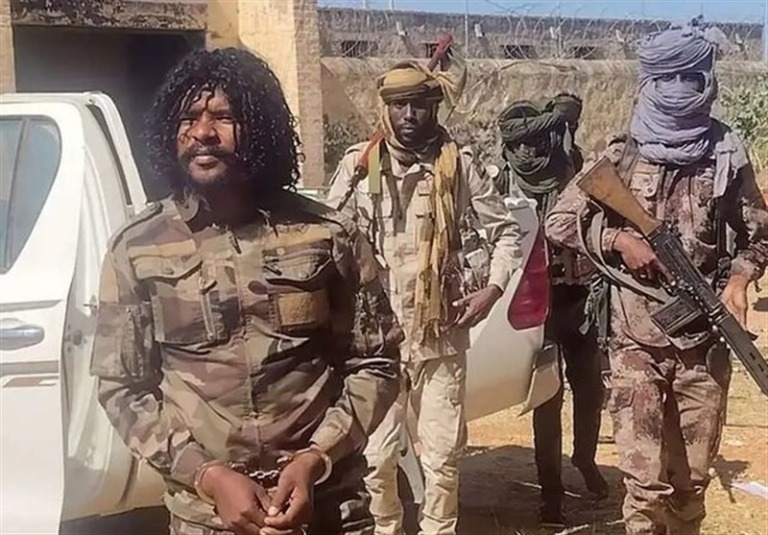 آوارگان سودانی در جاده مرگ و جهنم خون/ از «قصاب فاشر» چه می‌دانیم؟