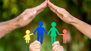 دلالان چگونه از آرزوی فرزنددار شدن سود می‌برند؟