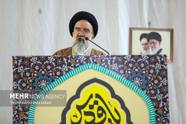 آیت‌الله خاتمی: مسئولان با کار جهادی باید سفره مردم را بهبود دهند