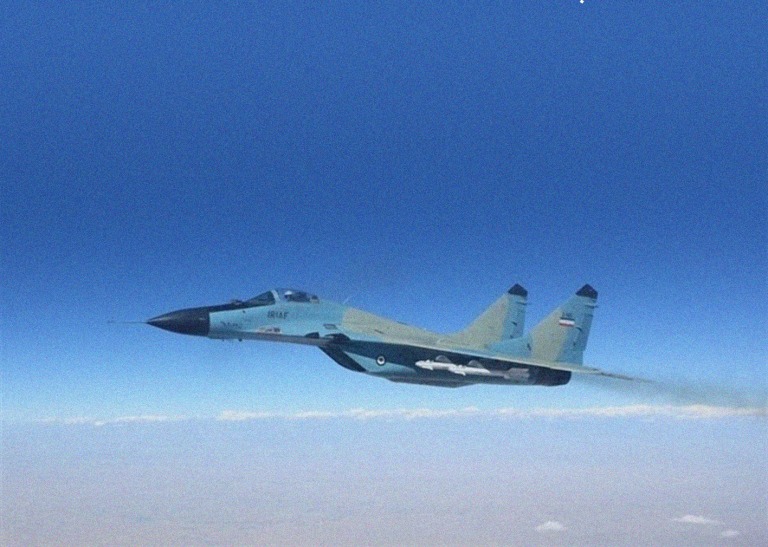 پرواز جنگنده میگ ۲۹ ارتش بر فراز تهران