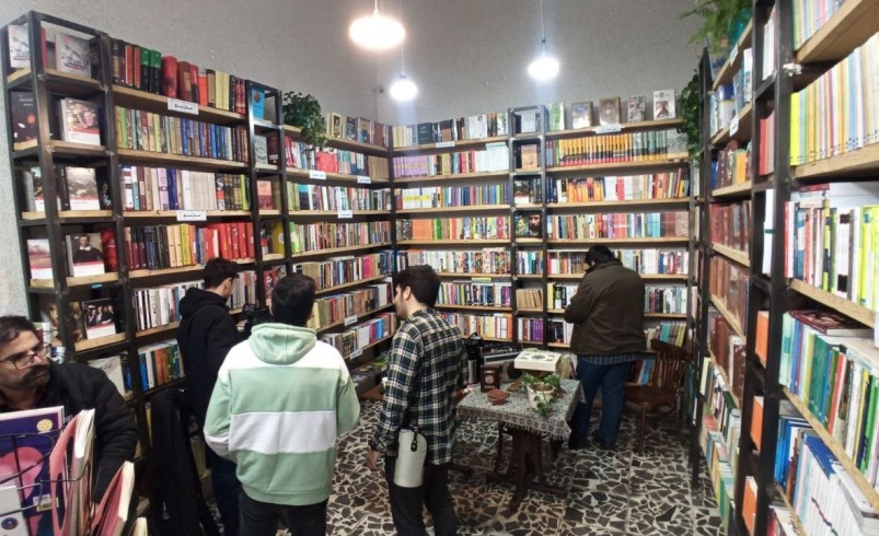 تصویر کتابخوانی در ایران