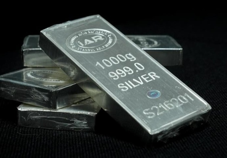 قیمت نقره برای نخستین بار از مرز ۶۰ دلار عبور کرد