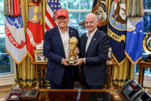 فوتبال میدان تازه آمریکا برای اعمال فشار بر ایرانیان؛ دولت ترامپ ایرانیان را از شرکت در جام جهانی محروم می‌کند؟