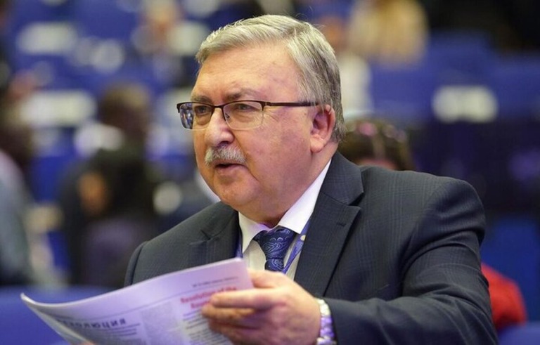 اولیانوف: ایران حق حفظ برنامه هسته‌ای خود را دارد