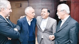 ۱۸۰ اقتصاددان طلبکار؛ صفر راهکار برای دلار