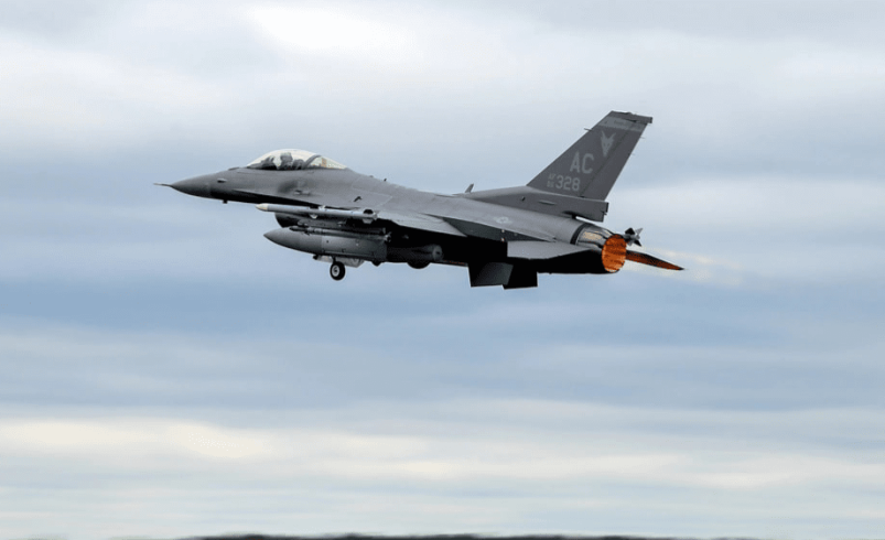 رهگیری یک هواپیما نزدیک اقامتگاه ترامپ