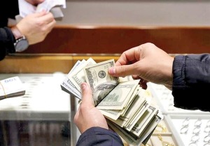 دلار روی خط ۱۴۰هزار تومان؛ پایان ارز ترجیحی چه‌بلایی سر سفره آورد؟