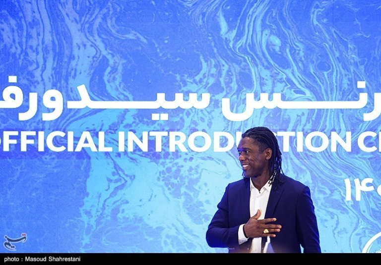 مسئولیت سیدورف: مشاور باشگاه استقلال؛ محل حضور: همه جا به جز ایران!