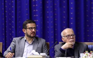 پشت‌پرده دیدار اعضای یک گروهک برانداز با رئیس‌جمهور چه بوده است؟